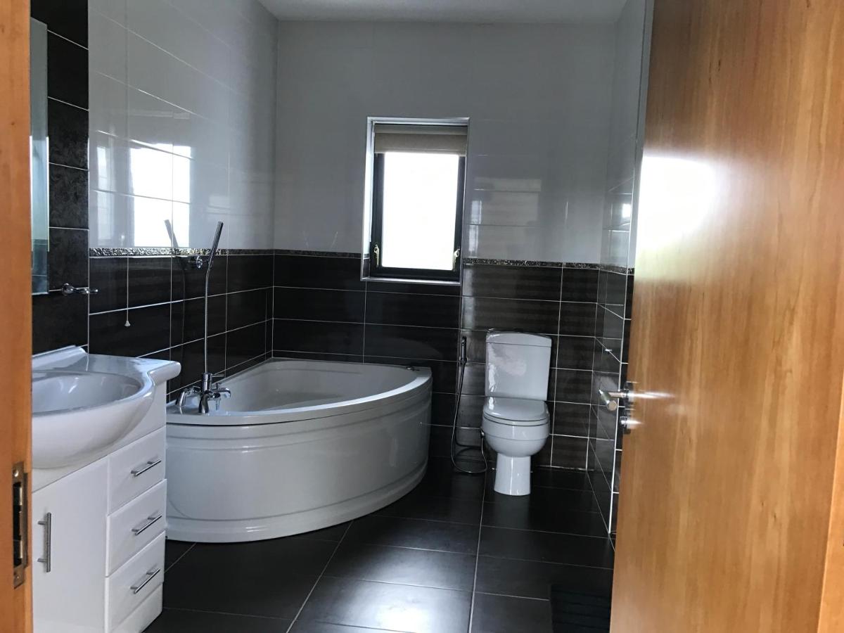 Serene Luxurious Haven with Sea Views Letterkenny Rooms - B&B