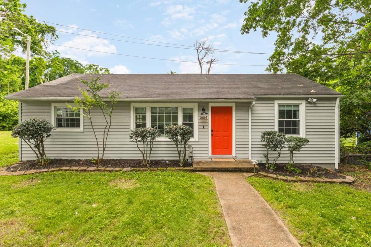 Cozy House in Trendy East Nashville with a Patio and Grill - B&B Nashville