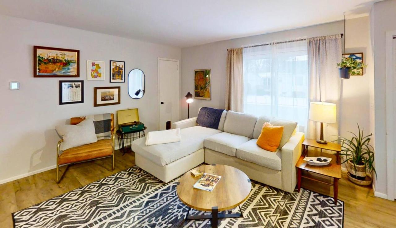 Quiet & Cozy Home Near Minneapolis - B&B Minneapolis