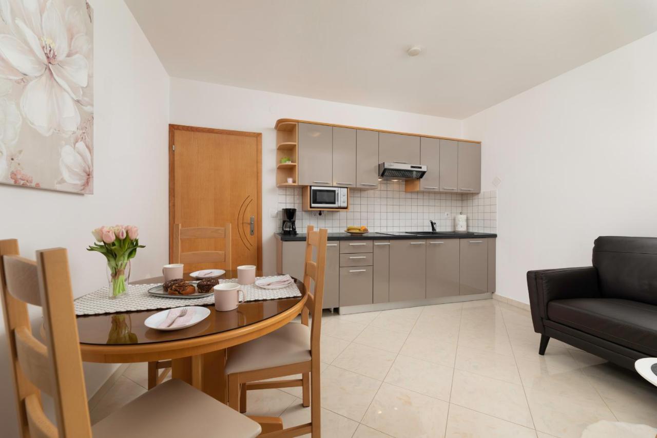 Appartement 2 Chambres avec Balcon et Vue sur la Mer