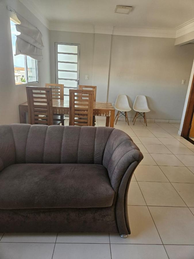 Apartamento de 03 quartos próximo ao HU no Candida Camara - B&B