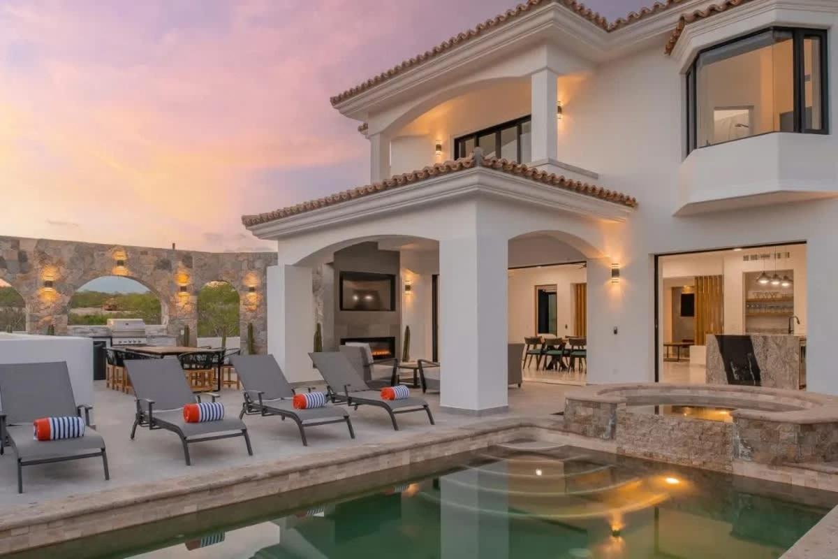 Elegant 6BR Oasis with Ocean Views Pool & Golf - Ferienwohnung San José del Cabo