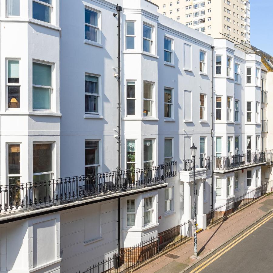 Beautiful 2 Bed Property With Parking By The Sea - Chambres d’hôtes The City of Brighton and Hove