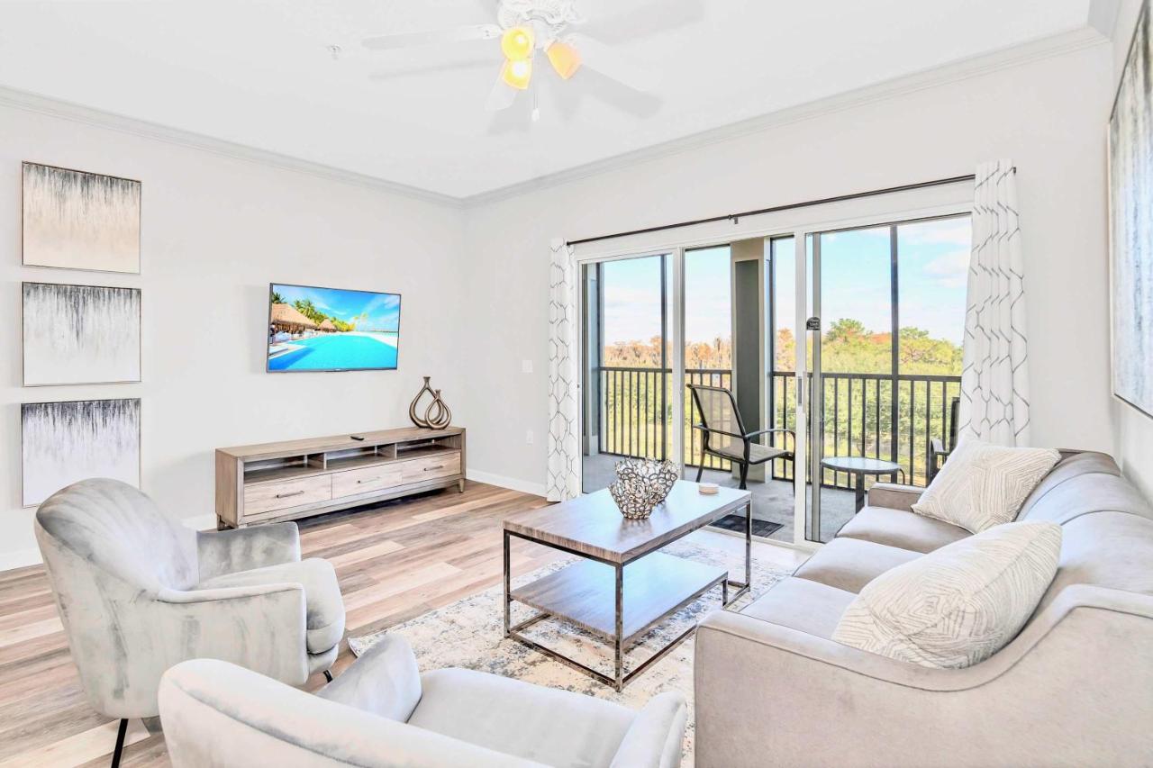 Luxury 3BR Near Disney - Pool and Hot Tub! - B&B
