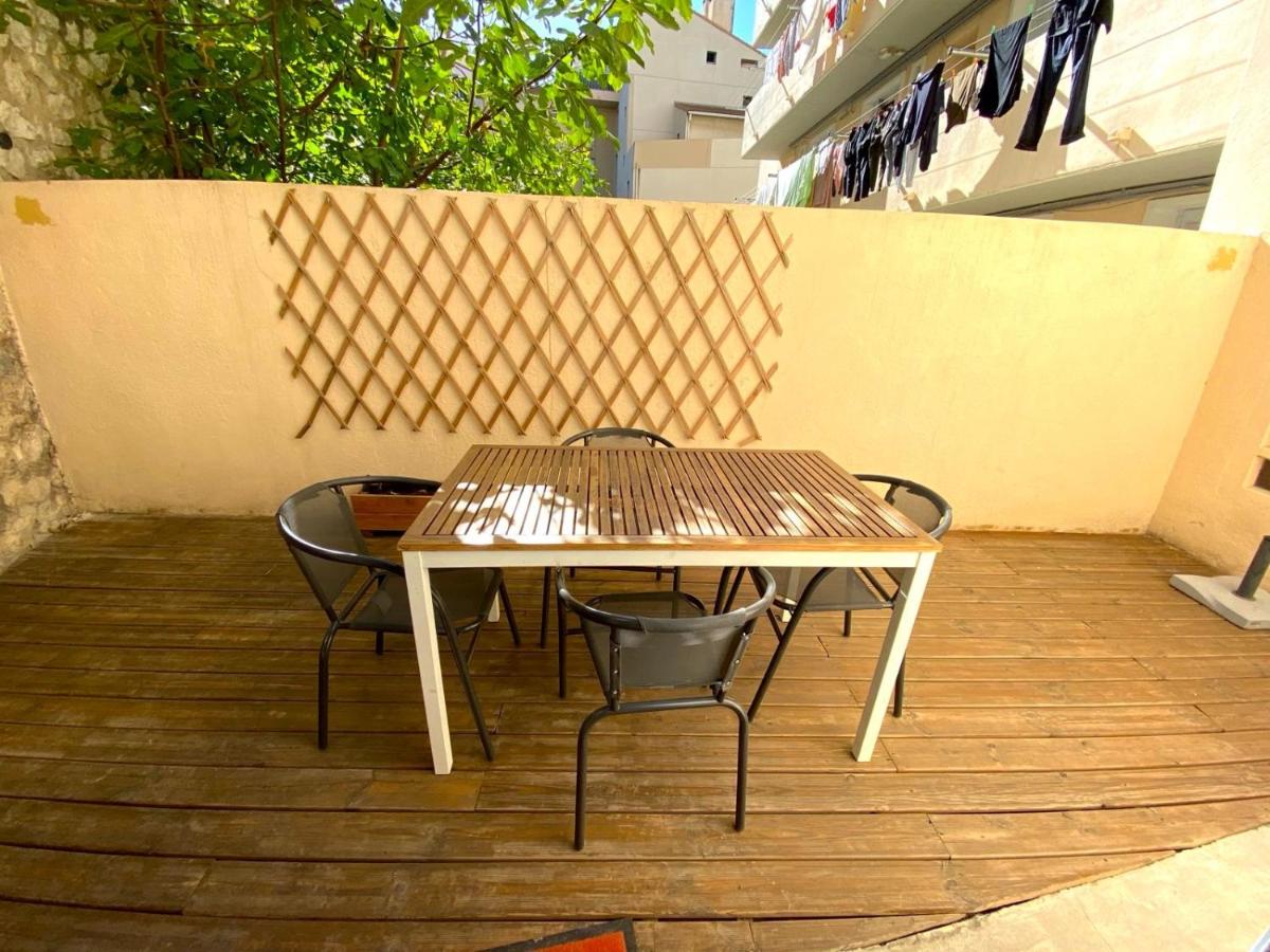 Central Appartement T2 4P avec terrasse - Chambres d’hôtes Marseille