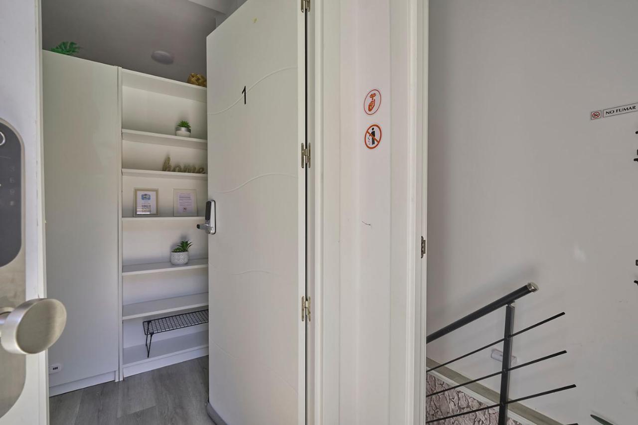 Deluxe One-Bedroom Apartment