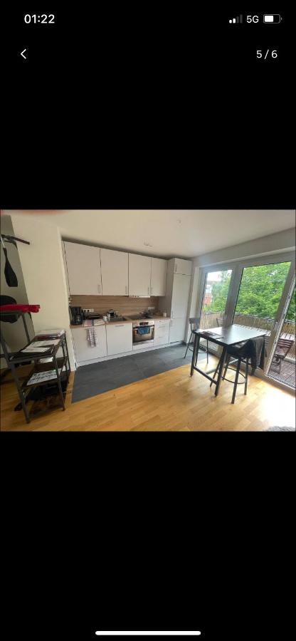 Modernes Neubauapartment mit Balkon in ruhiger Lage nahe dem Flughafen - Chambres d'hôtes Hambourg