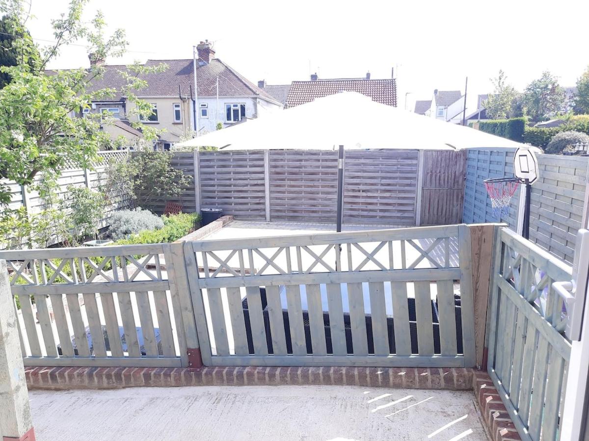 Medway Bungalow,SEND Accessible Rainham,Gillingham - B&B