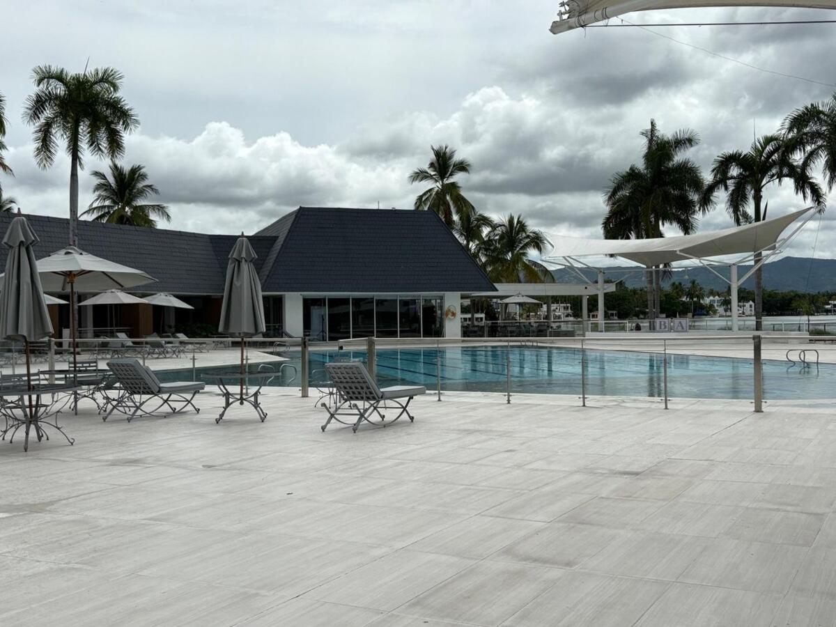 El Peñón golf course tennis BBQ private pool - B&B Girardot City