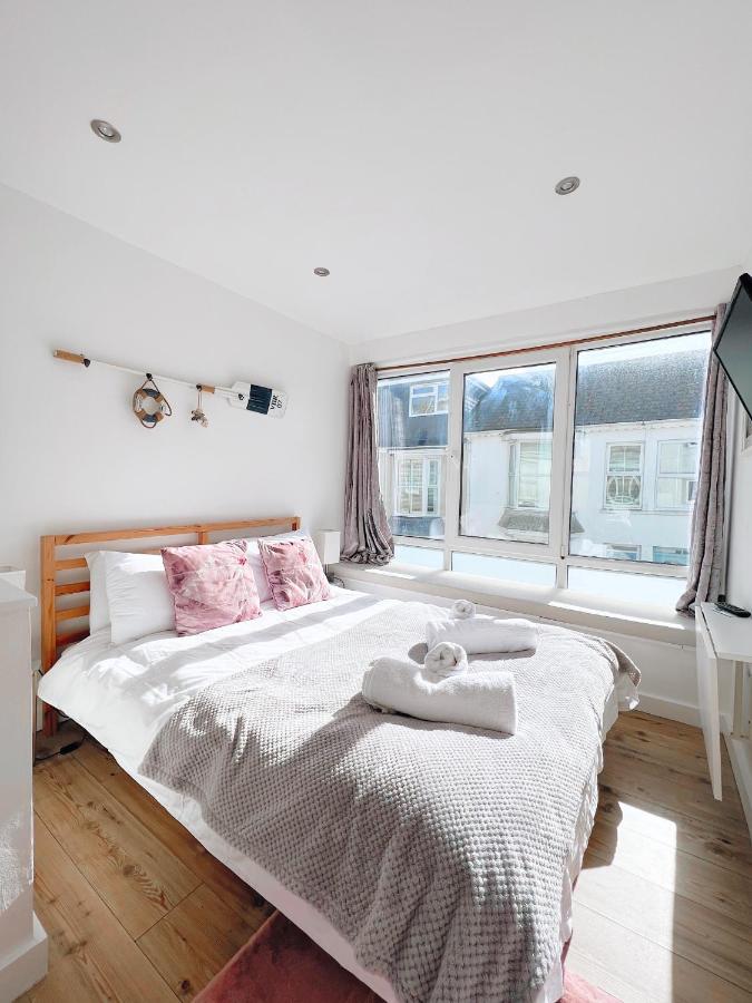 SURF PAD in St Ives, 1 Bed Apartment , 400M to Beach & Harbour - B&B Saint Ives