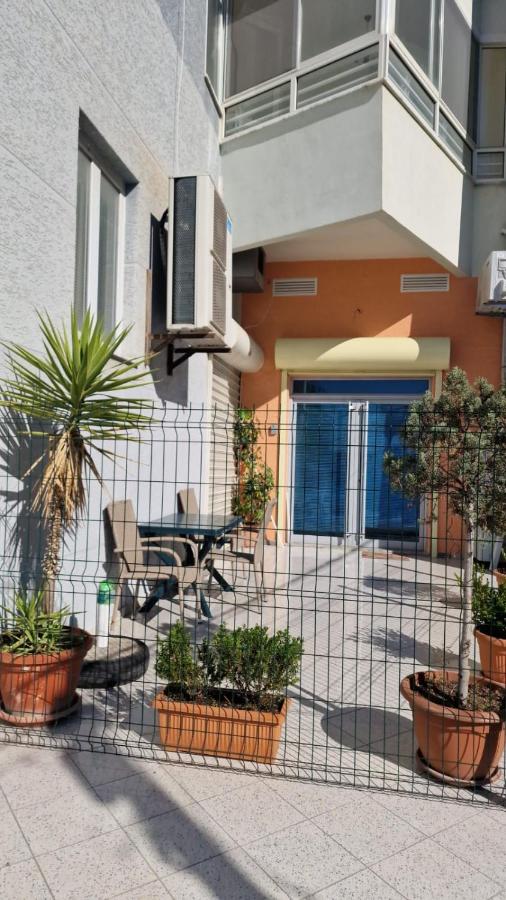 Darla's - 2 Bedroom Apartment in Durrës - Chambres d’hôtes Durrës