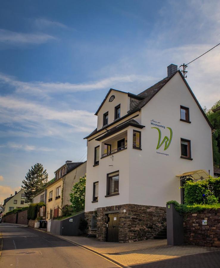 B&B Lehmen - Ferienwohnungen Haus am Würzlaysteig - Bed and Breakfast Lehmen