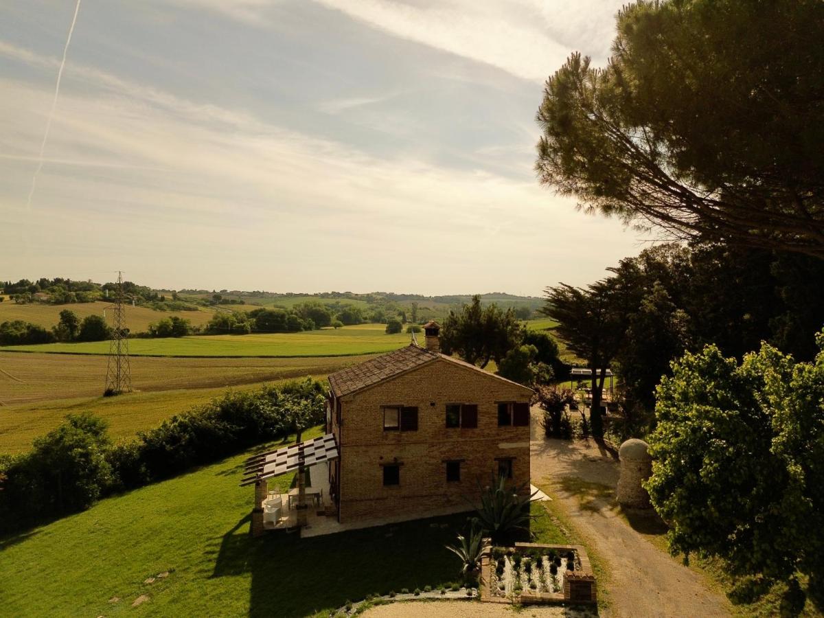 Villa Altrove - B&B Montemarciano