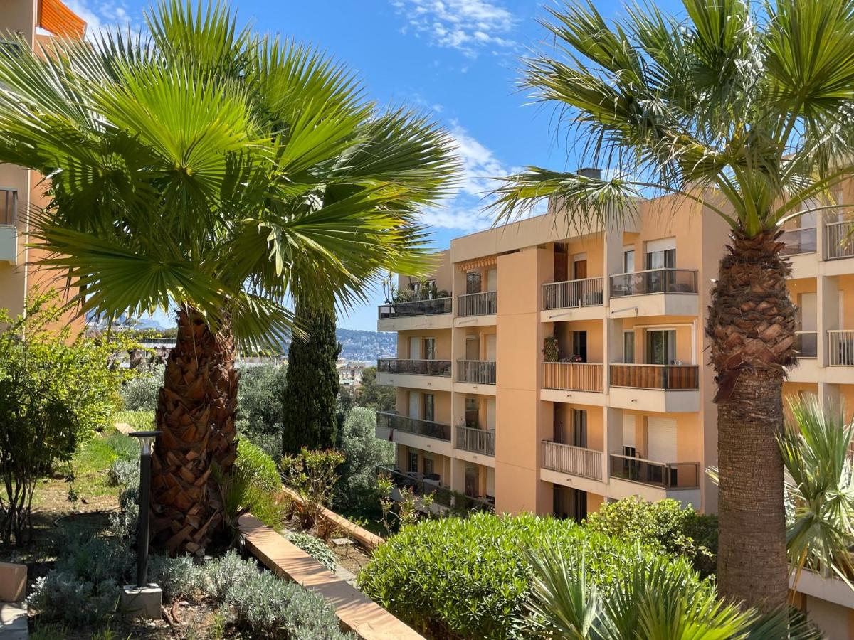 STUDIO BALCON CALME AVEC PARKING 5mn de la MER - B&B Nice