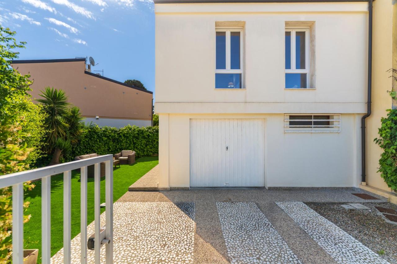 Sardinian Pearl - Poetto Beach Villa, South Sardinia - B&B Cagliari