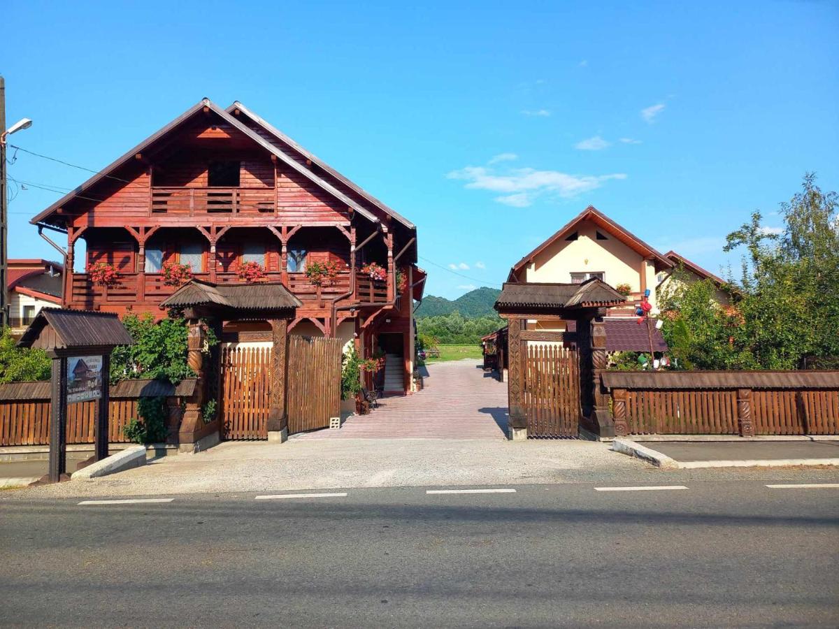 Pension Ioana Lavita - Chambres d’hôtes Vadu Izei