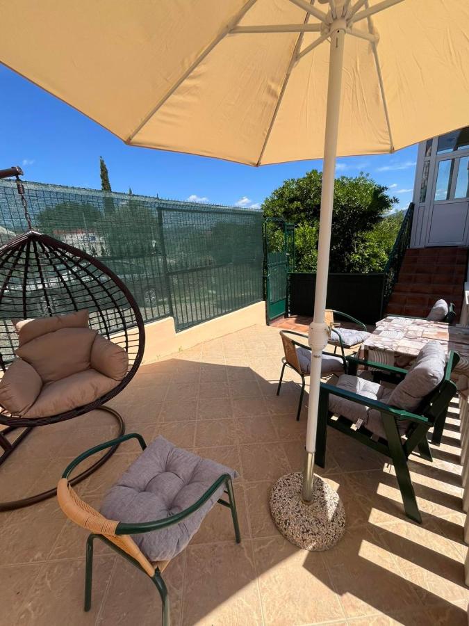 Montenegro Sun House near Plavi Horizonti Beach - B&B Teodo