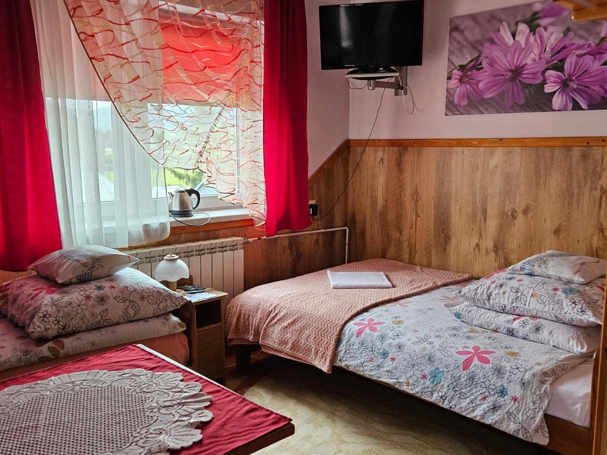 Doppel-/Zweibettzimmer mit Bad
