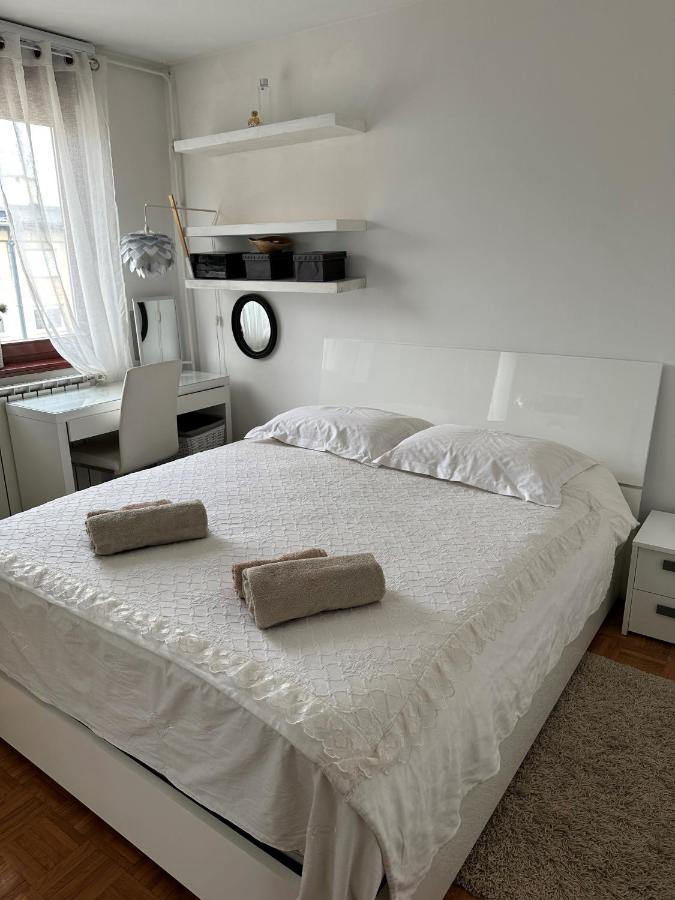 Tea Apartment near Arena - B&B