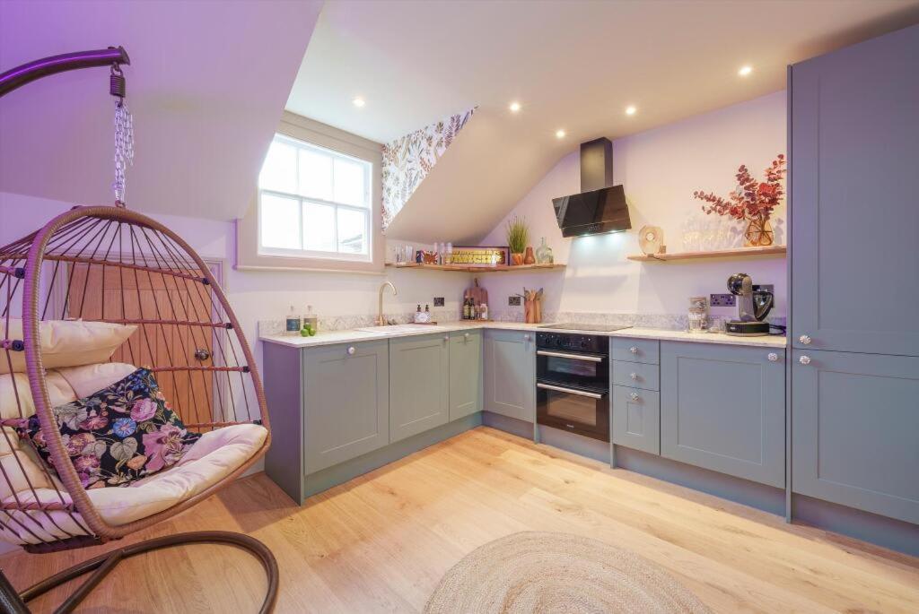 Tellers secret loft apartment The Bank of England - Bed and Breakfast Bristol