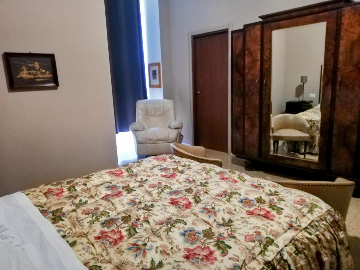 Großes Doppelzimmer