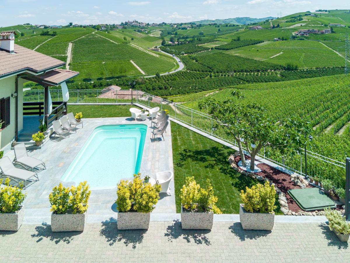 Villa Edy Barbaresco con piscina per gruppi e famiglie - B&B Barbaresco