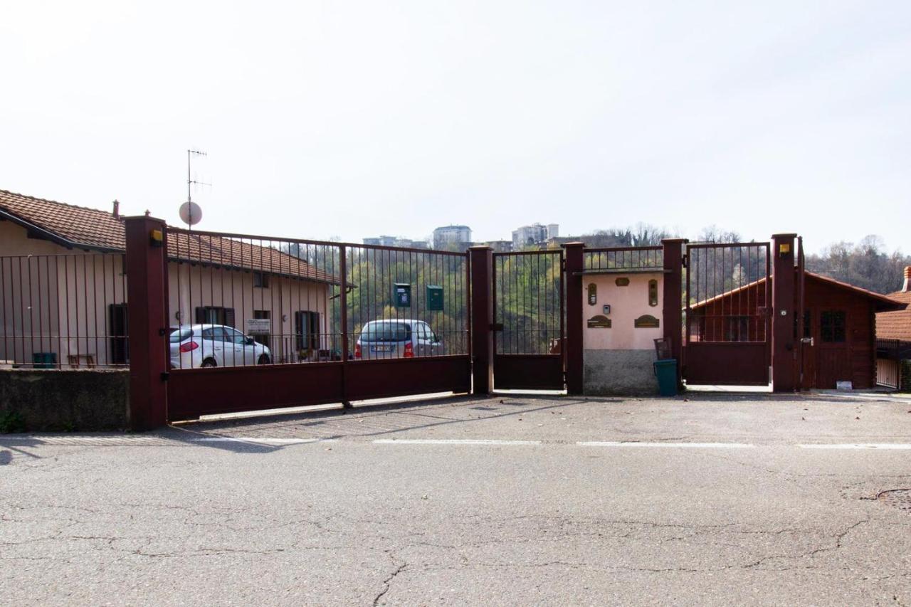 Volta Hub- Parcheggio, Giardino e Lago Como 10 Min - B&B
