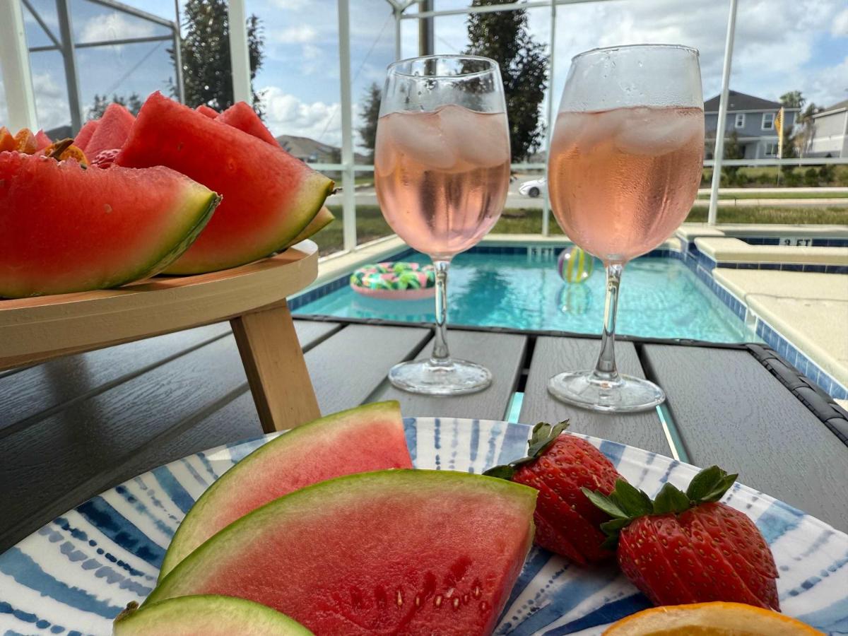 Serene Green Villa- Your Perfect Getaway Near All The Fun - B&B Kissimmee