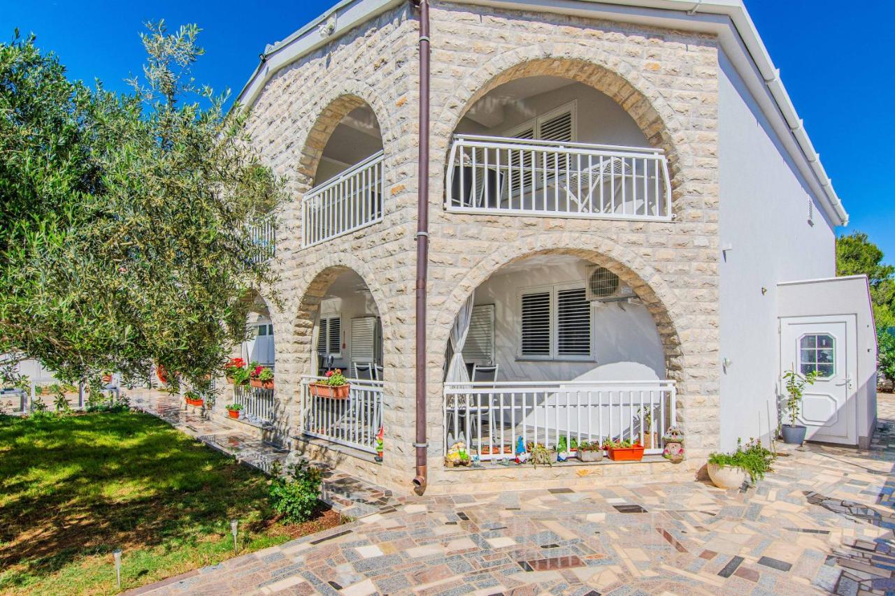 Apartmani Sanja - B&B Vir