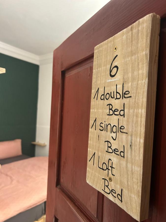 Dreibettzimmer mit Gemeinschaftsbad