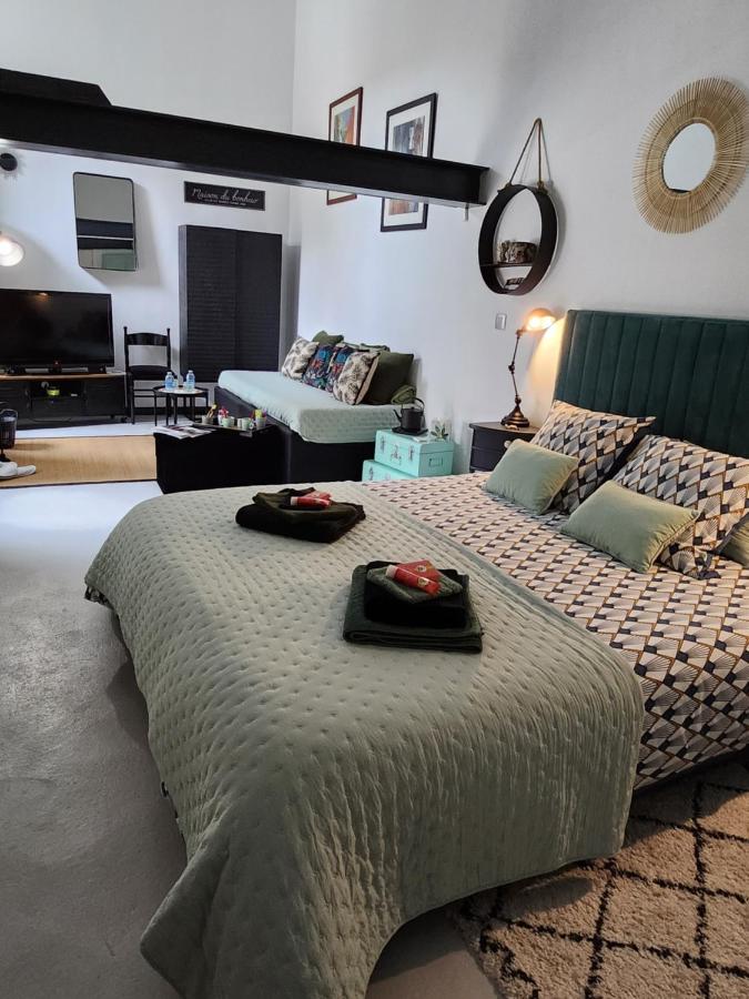Zimmer mit Queensize-Bett und Gartenblick