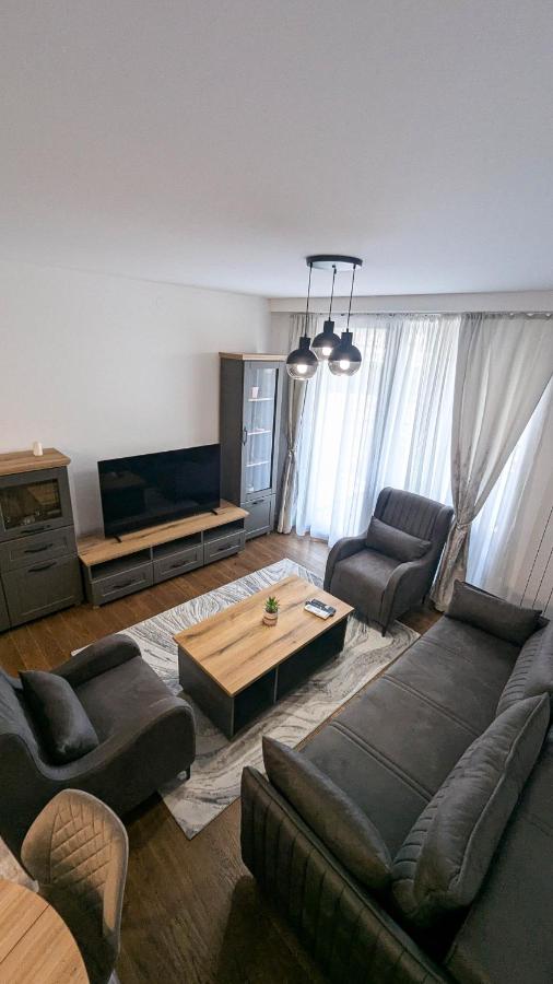Planet Urban Apartment Niš - Bed and Breakfast Niš