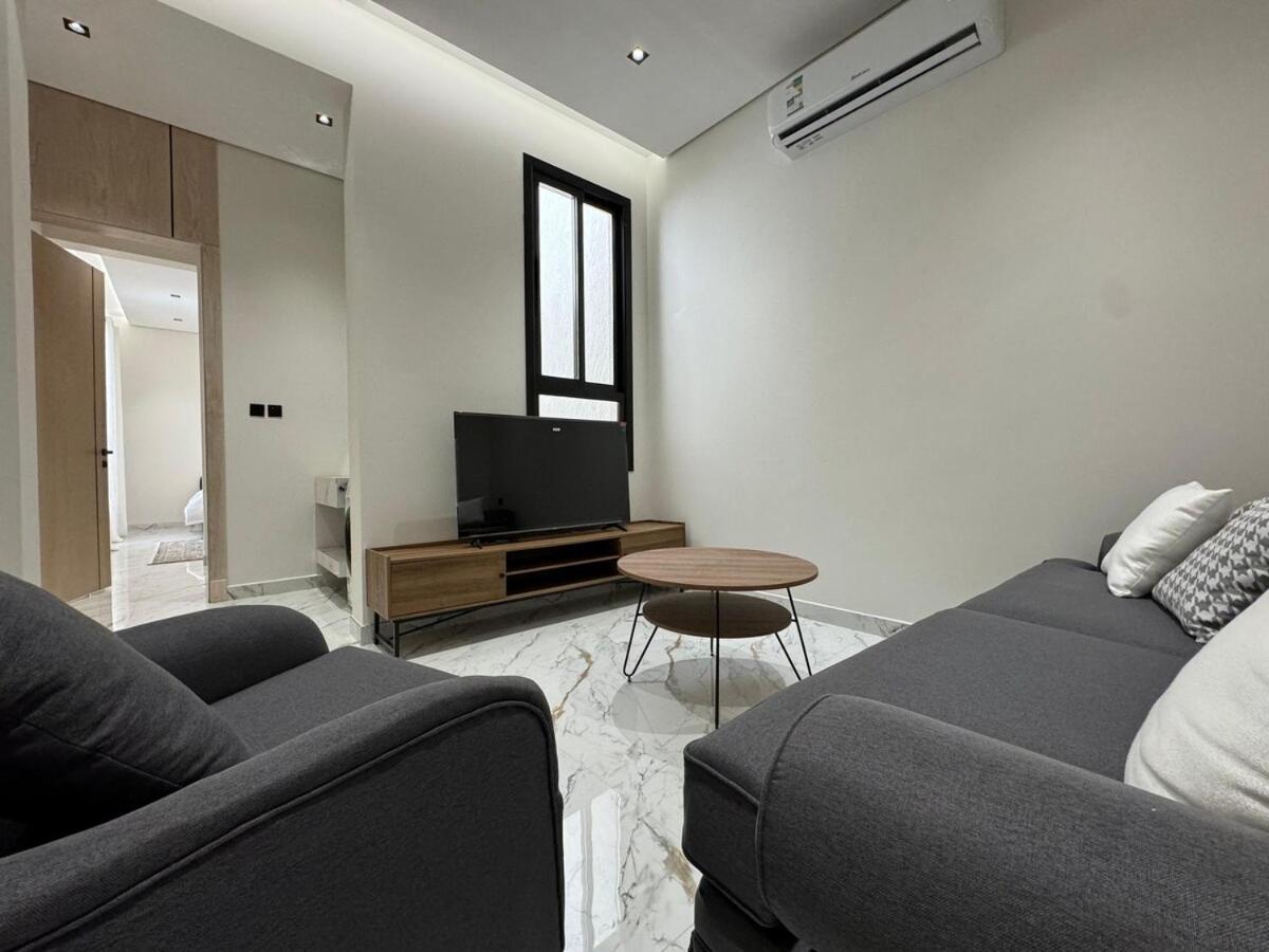 2-Bedroom with Outdoor Patio - 5B - B&B