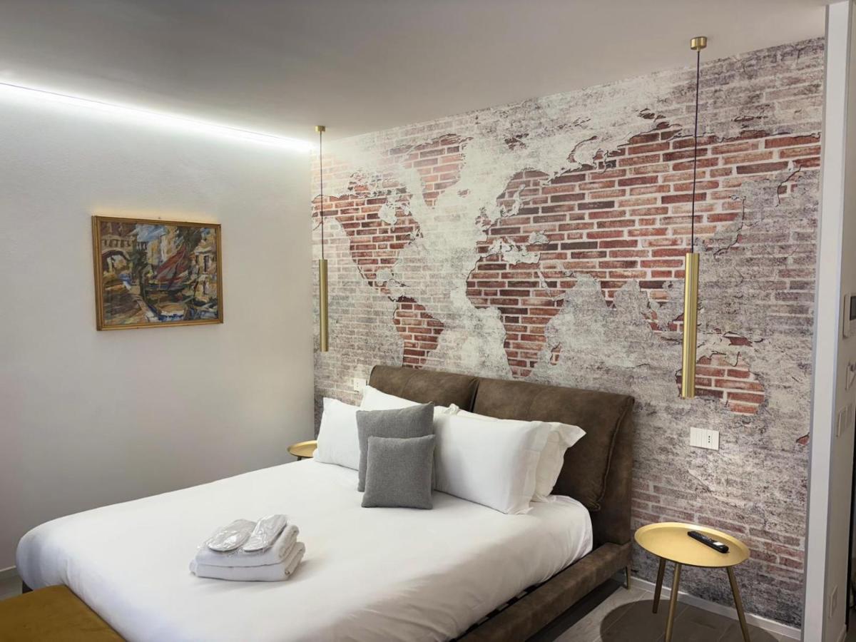Golden House Apartsuite - B&B