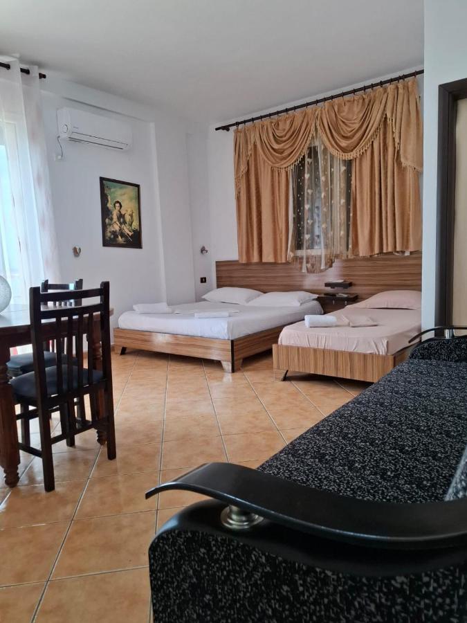 Camera Familiare con Vista Mare