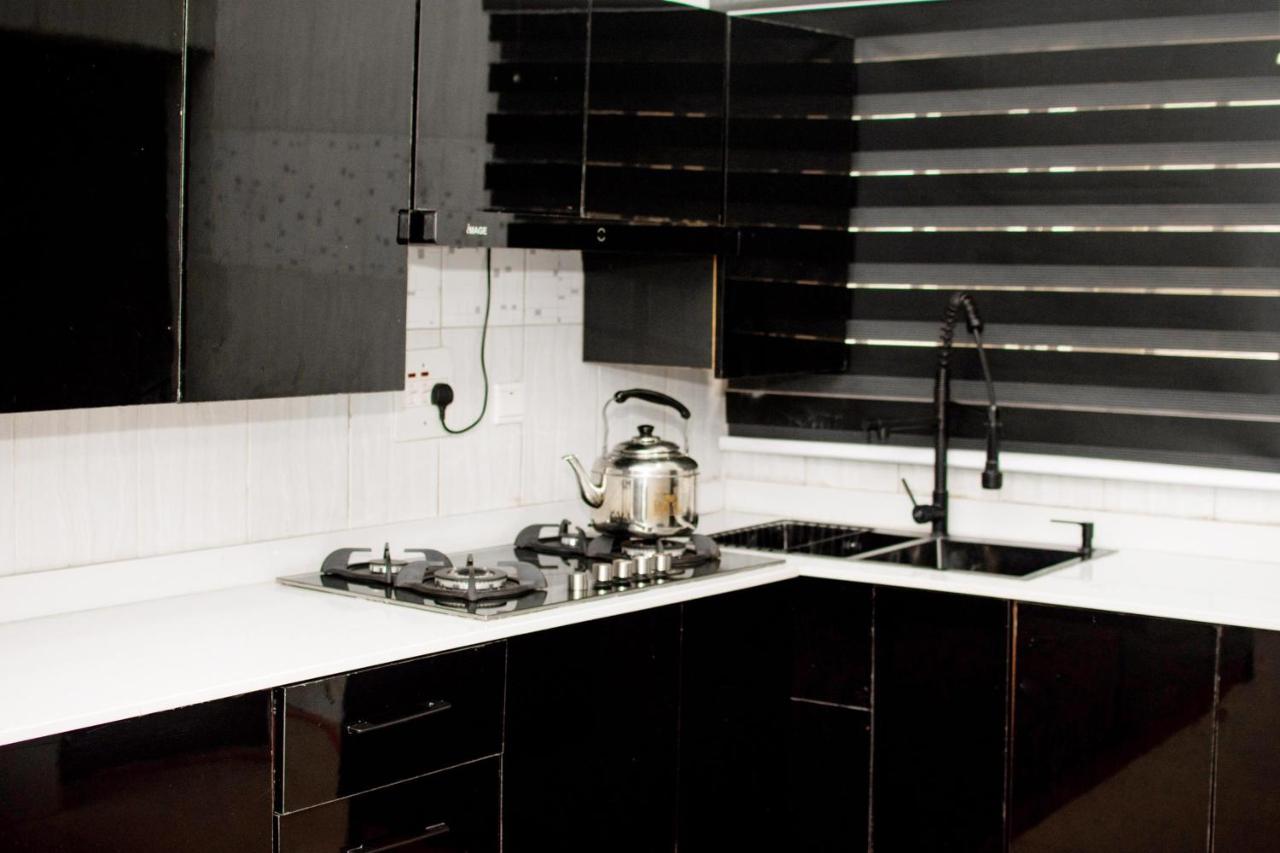 EFFAZ Apartments Airport Road Lugbe - B&B Abuja