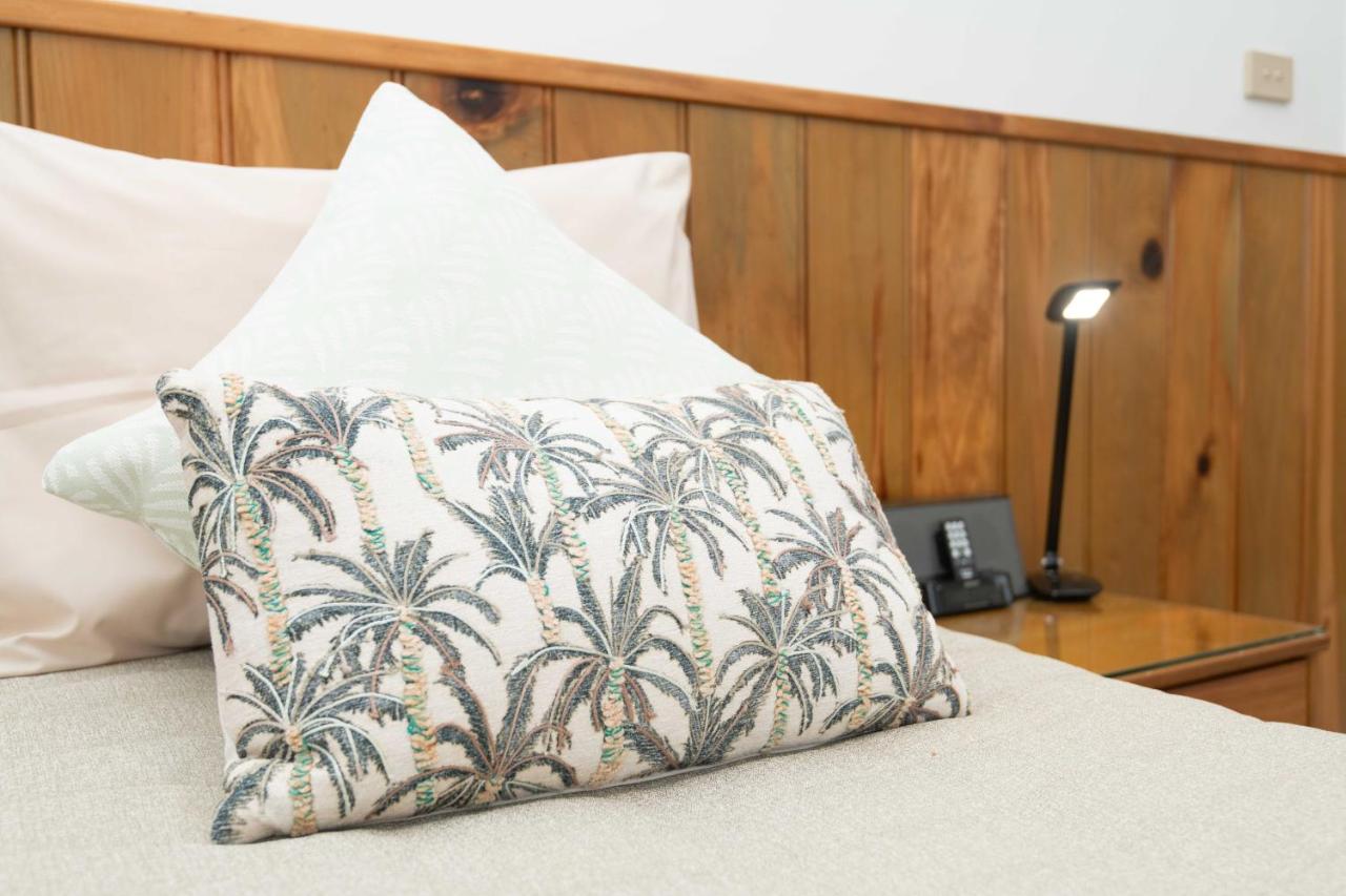 Ocean Breeze Cottages - B&B Burnt Pine