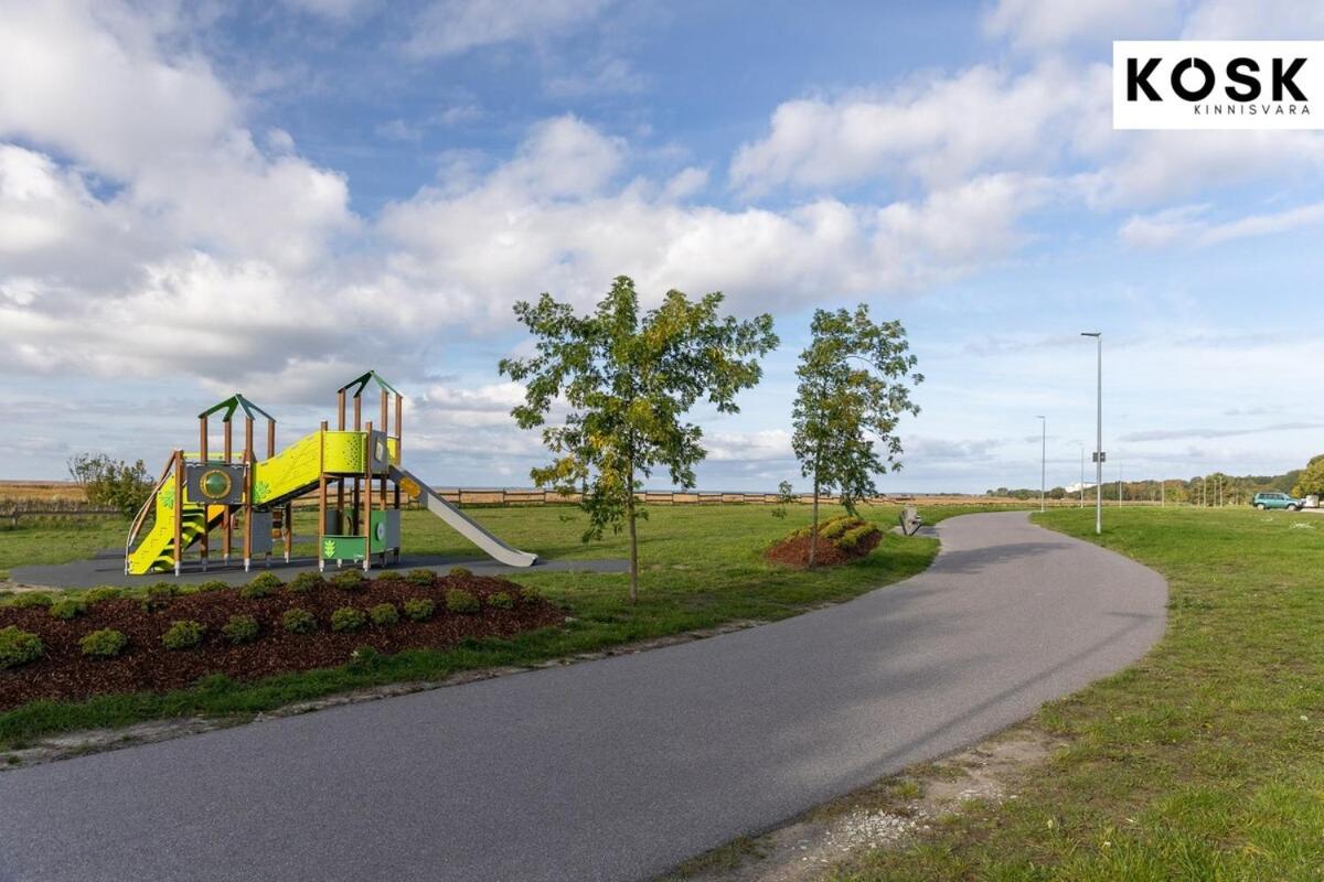 Seaside new home with sunny balcony - B&B Pärnu