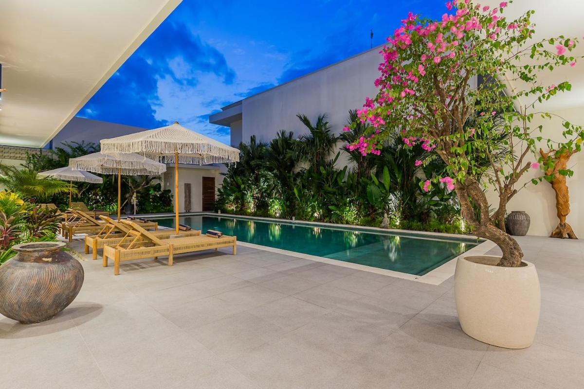 Villa Trindade 5BR, 15m Pool - B&B Seminyak