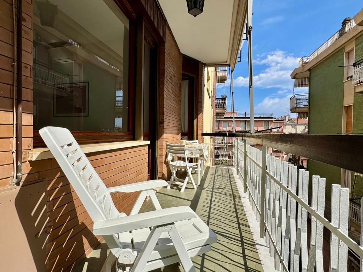 Hostdomus - Deho' Apartment FREE GARAGE - B&B Alassio