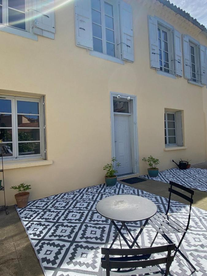 3 pièces spacieux plein centre, parking,clim, terrasse, jardin - B&B