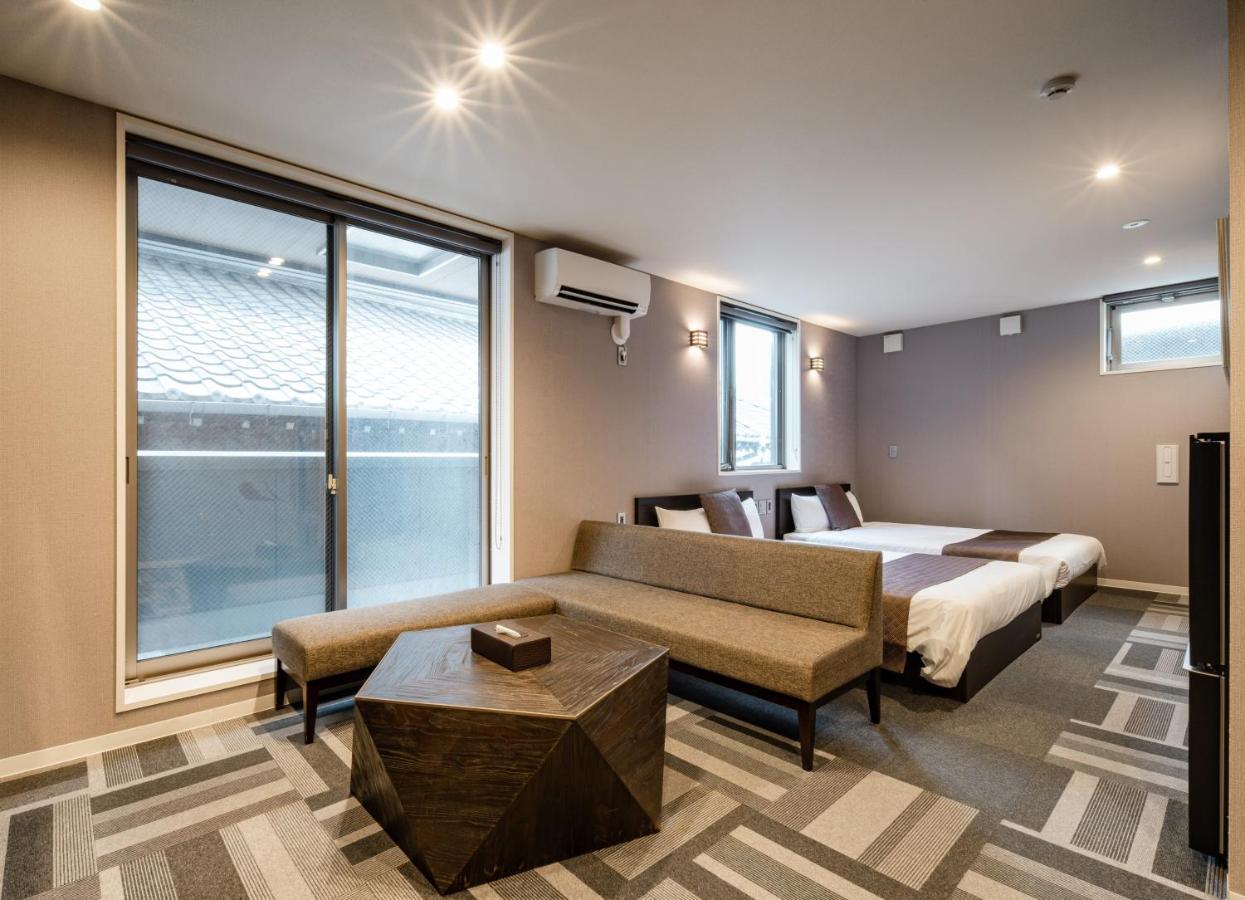 Twin Room with Shower