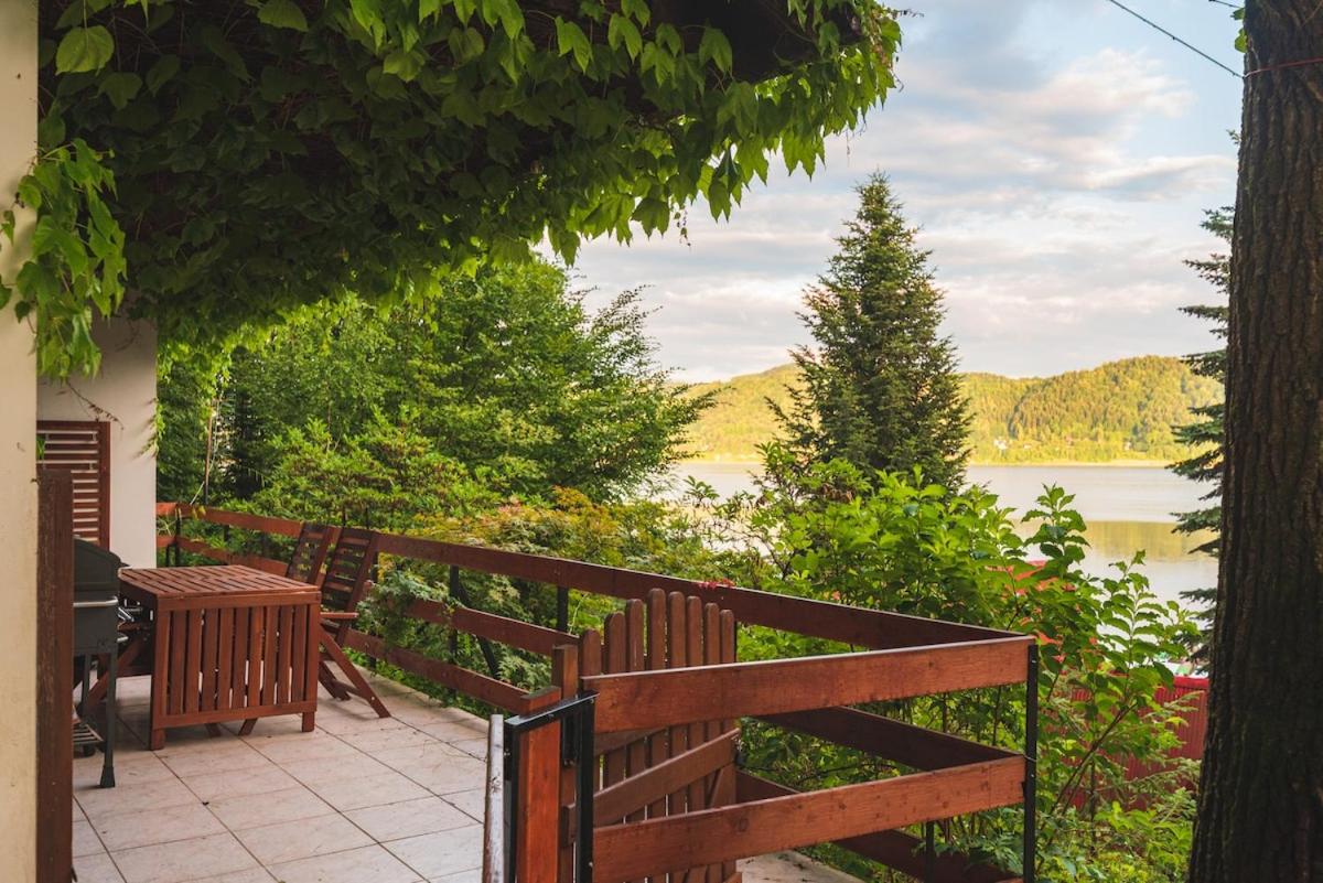 Chata za Mostem - domek nad Jeziorem Rożnowskim