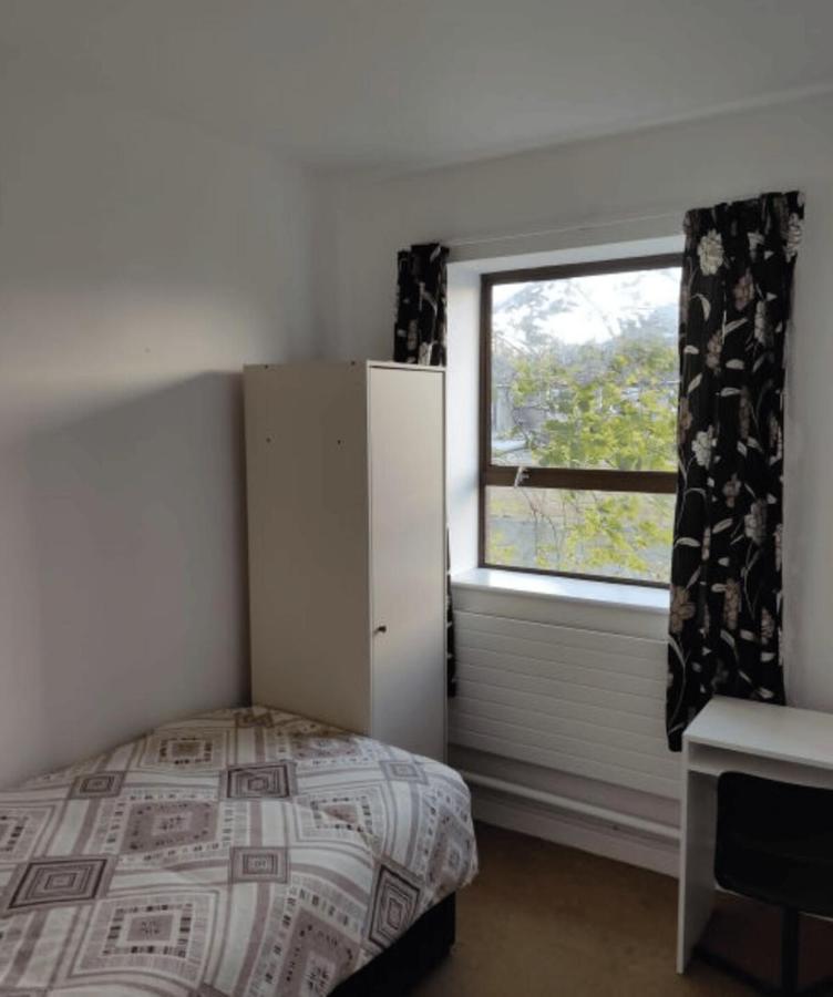 Pleasant Budget Friendly 6 Bed Shared Room Dublin - Bed and Breakfast Dublin