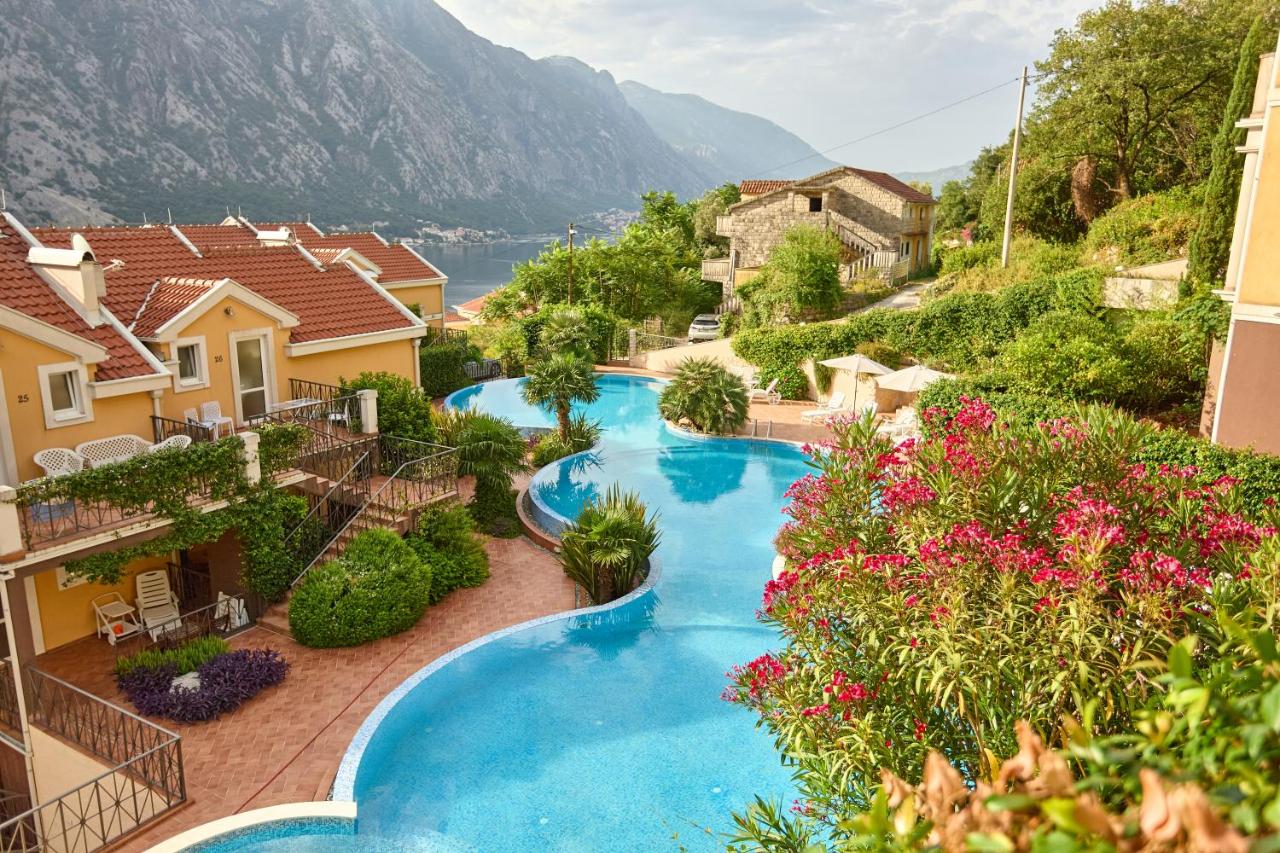 MonteBay Apart with POOL - B&B