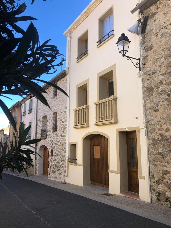 Pure Canigou House An Authentic and Charming Town house with 3 bedrooms - B&B Montalba-le-Château