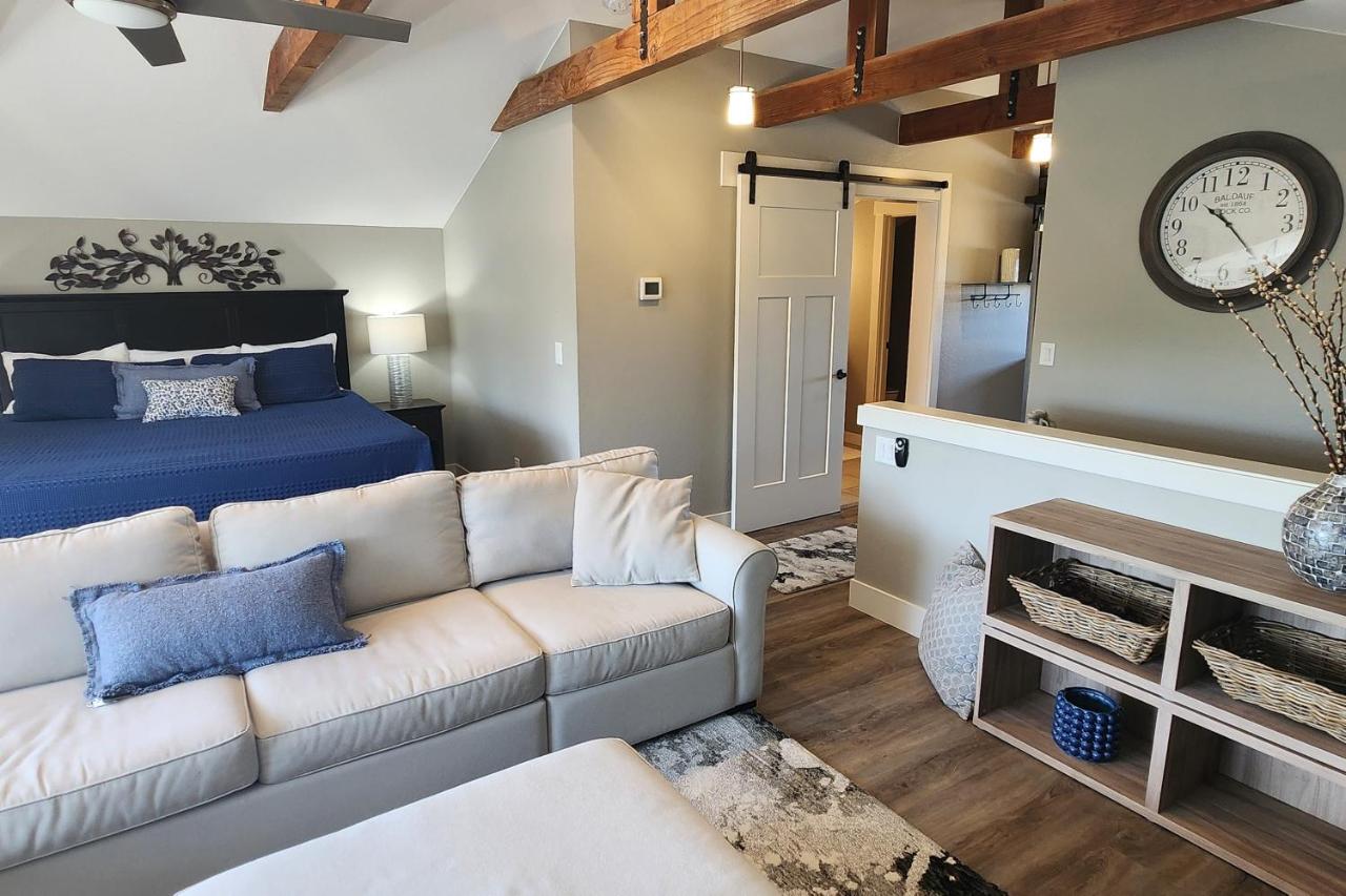 Rooftop Studio - B&B McMinnville