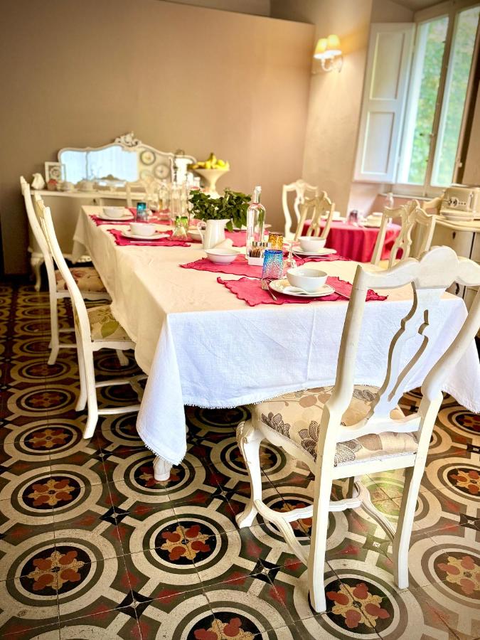 Villa La Dogana B&B di Charme - Historic Villa with a beautiful garden - private parking - B&B Lucca
