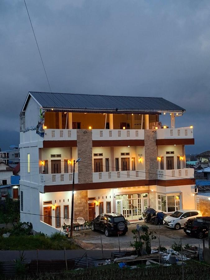 M2 Homestay Berastagi - B&B