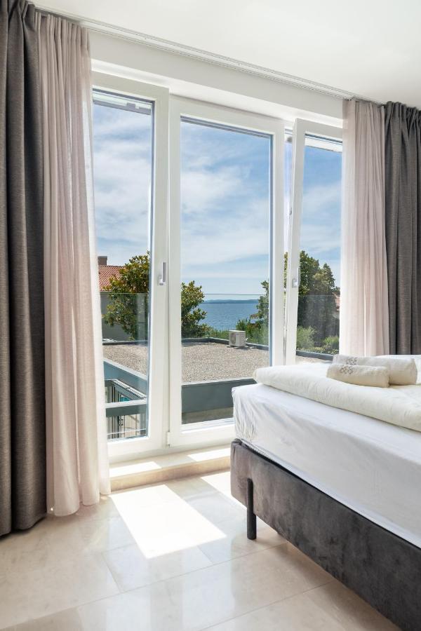 Two-Bedroom Apartment with Balcony and Sea View